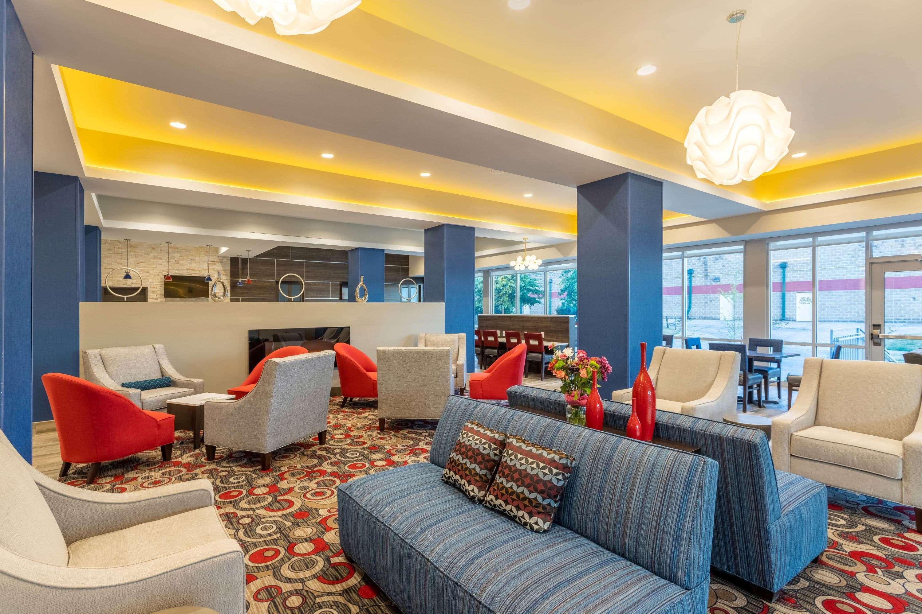La Quinta Inn And Suites By Wyndham Bloomington Eksteriør billede